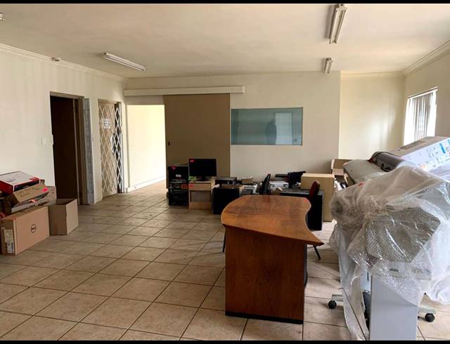 1,300M² FACTORY TO LET IN PAROW INDUSTRIAL